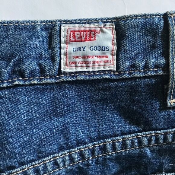 Levi's Capri Jeans in Med Blue Wash - 5 Jr - Picture 5 of 7